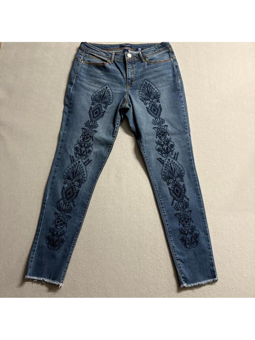 Bandolino Mandie Lisbeth Embroidered Jeans Womens Size 8 Blue Denim Raw Hem